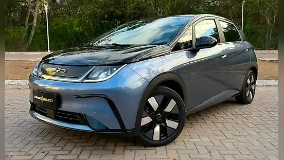 Foto de um byd dolphin plus