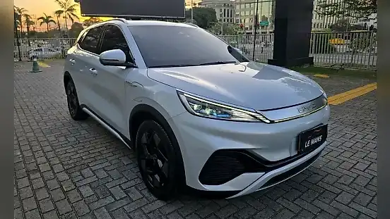Foto de um byd yuan plus