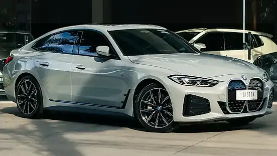 Foto de um bmw i4 edrive35