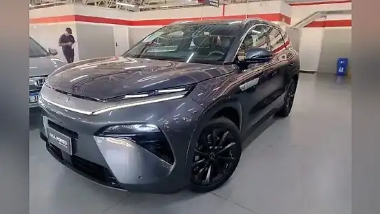 Foto de um byd atto 8