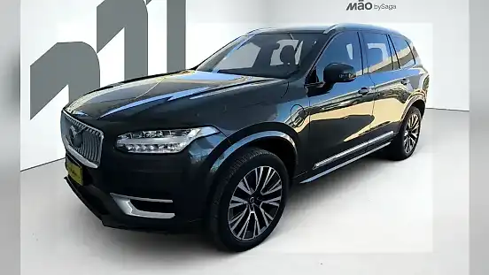 Foto de um volvo xc90 plug-in hybrid