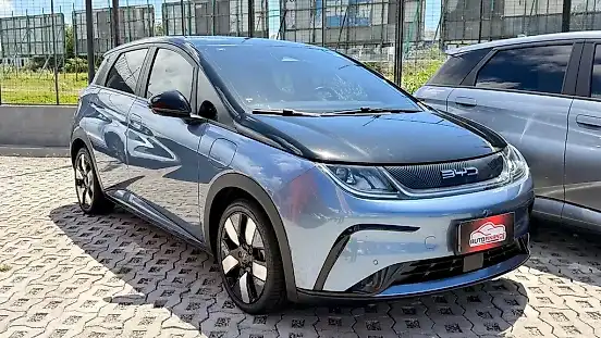 Foto de um byd dolphin plus