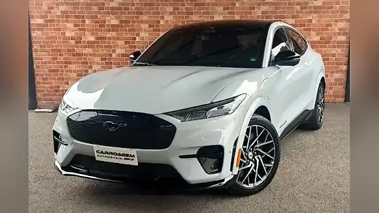 Foto de um ford mustang mach-e