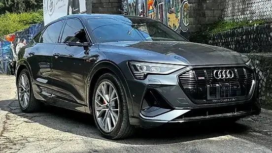 Foto de um audi e-tron