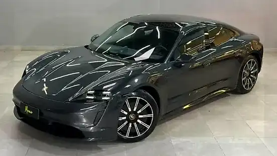Foto de um porsche taycan