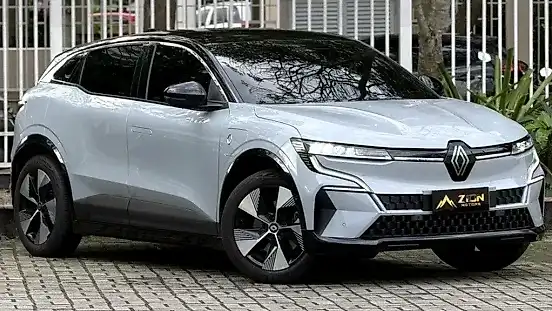 Foto de um renault megane e-tech electric