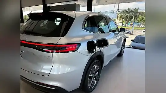 Foto de um geely ex5 em-i