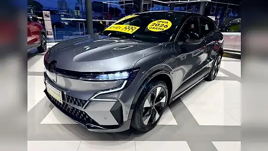 Foto de um renault megane e-tech