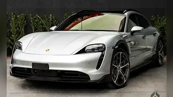Foto de um porsche taycan