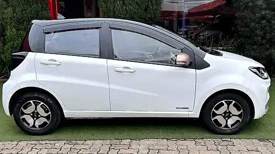 Foto de um jac e-js1