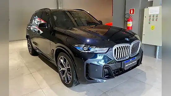 Foto de um bmw x5 xdrive50e