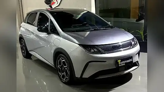 Foto de um byd dolphin plus