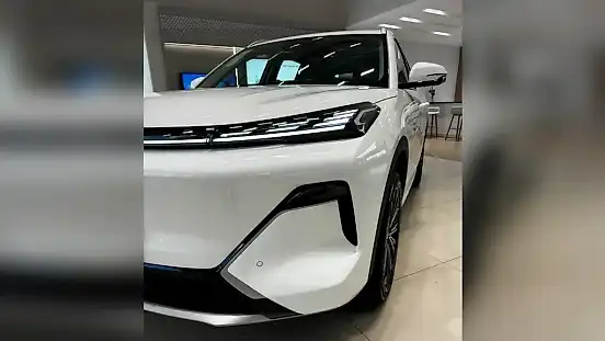 Foto de um geely ex5 em-i
