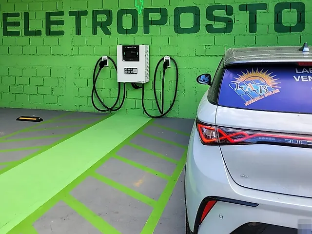 Foto da estação L.A.B Solar Eletroposto Baixo Guandu