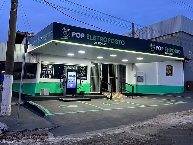 Foto da estação POP ELETROPOSTO CARREGADOR RÁPIDO 60kW E POP EMPÓRIO