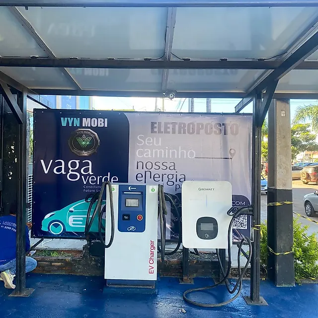 Estação Sol Fort Plug Charger