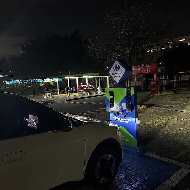 Estação Carrefour Hipermercado