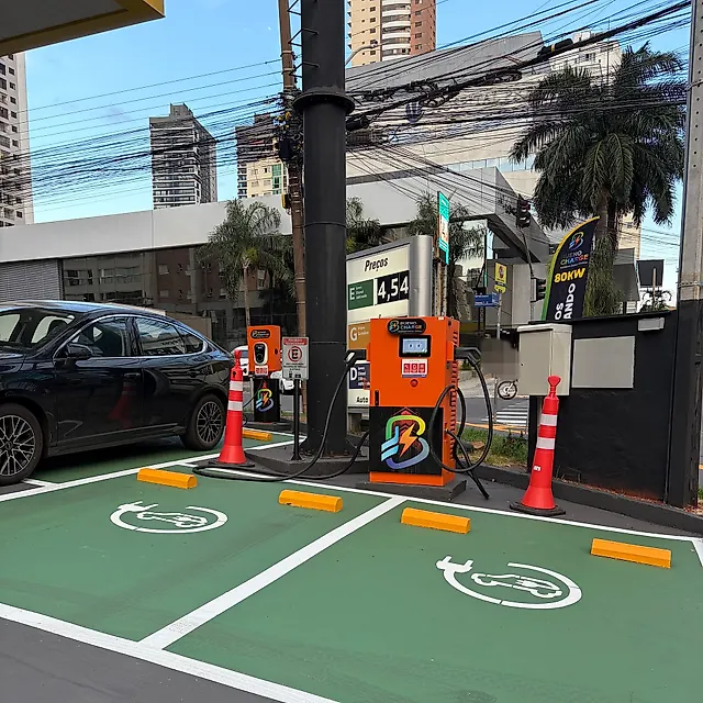Estação Bueno Charge - Posto T-13