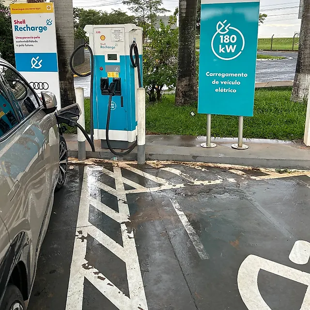 Estação Shell Recharge | Posto Aeroporto Bauru