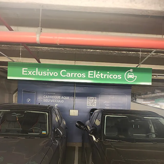 Estação CenterVale Shopping SJC - BMW