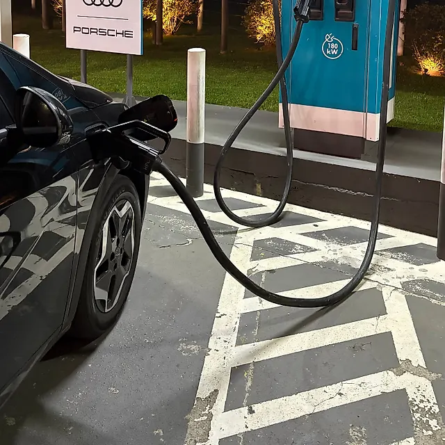 Estação Shell Recharge Posto Scofano