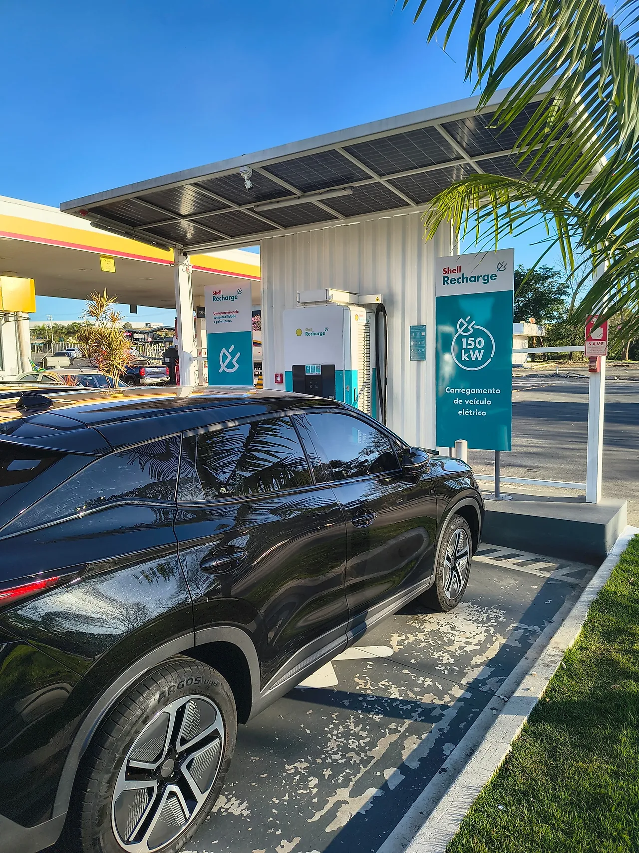 Estação Shell Recharge | Siquelero Serrazul