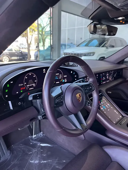 Porsche Taycan - Imagem 10