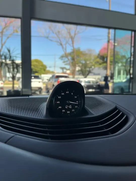 Porsche Taycan - Imagem 12