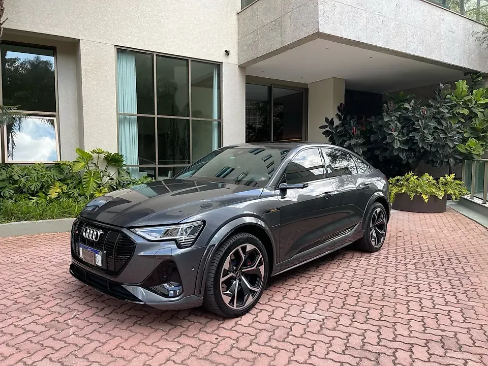 Audi E-tron S Sportback - Imagem 1