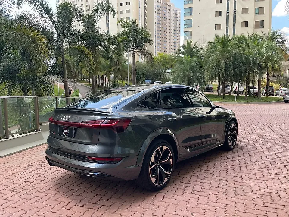 Audi E-tron S Sportback - Imagem 4