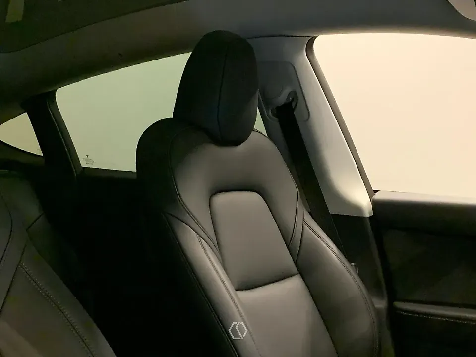 Tesla Model Y - Imagem 13