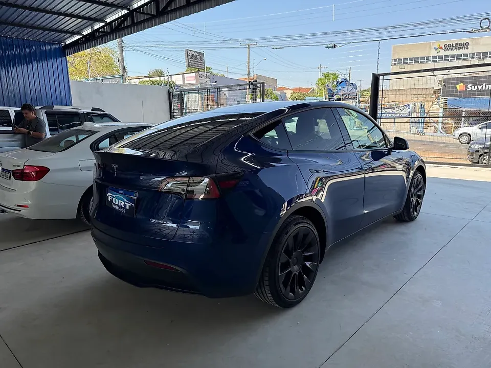 Tesla Model Y - Imagem 2