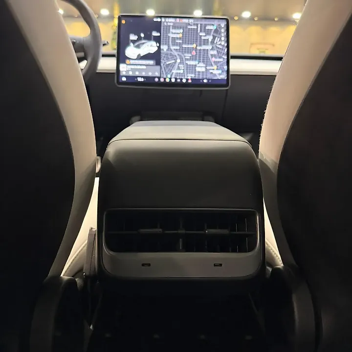 Tesla Model 3 - Imagem 15
