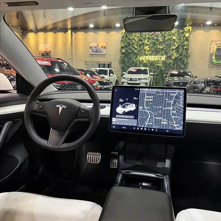 Tesla Model 3 - Imagem 13