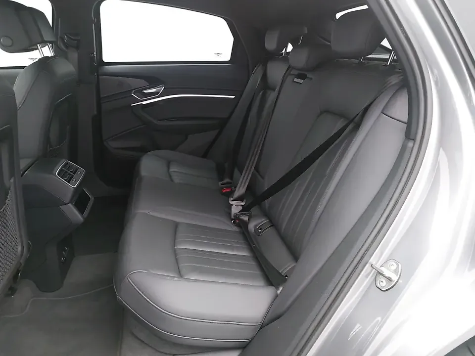 Audi E-tron Sportback - Imagem 13