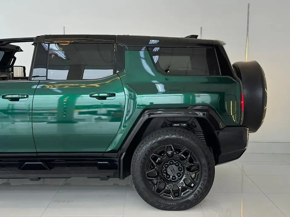 GMC Hummer EV SUV - Imagem 18