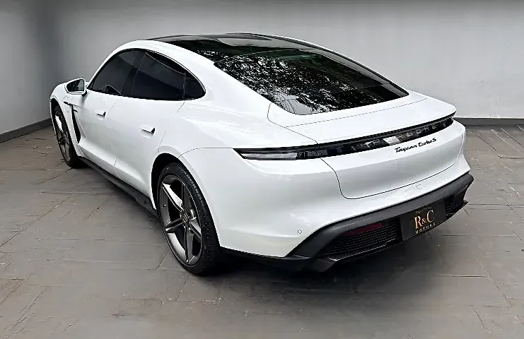 Porsche Taycan - Imagem 4