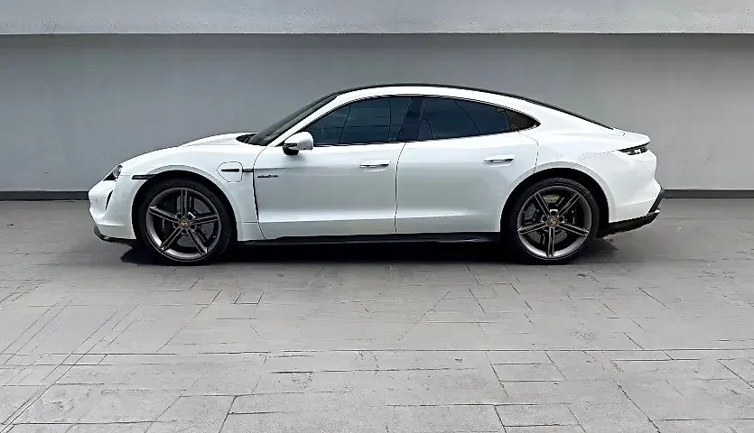 Porsche Taycan - Imagem 5