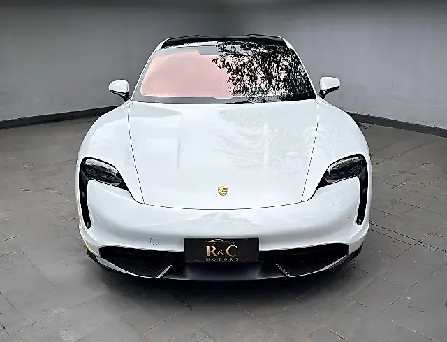 Porsche Taycan - Imagem 7