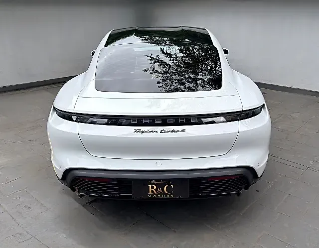 Porsche Taycan - Imagem 8