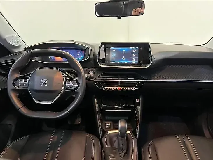 Peugeot E-208 - Imagem 13