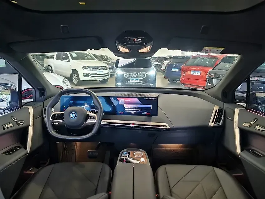 BMW Ix - Imagem 3