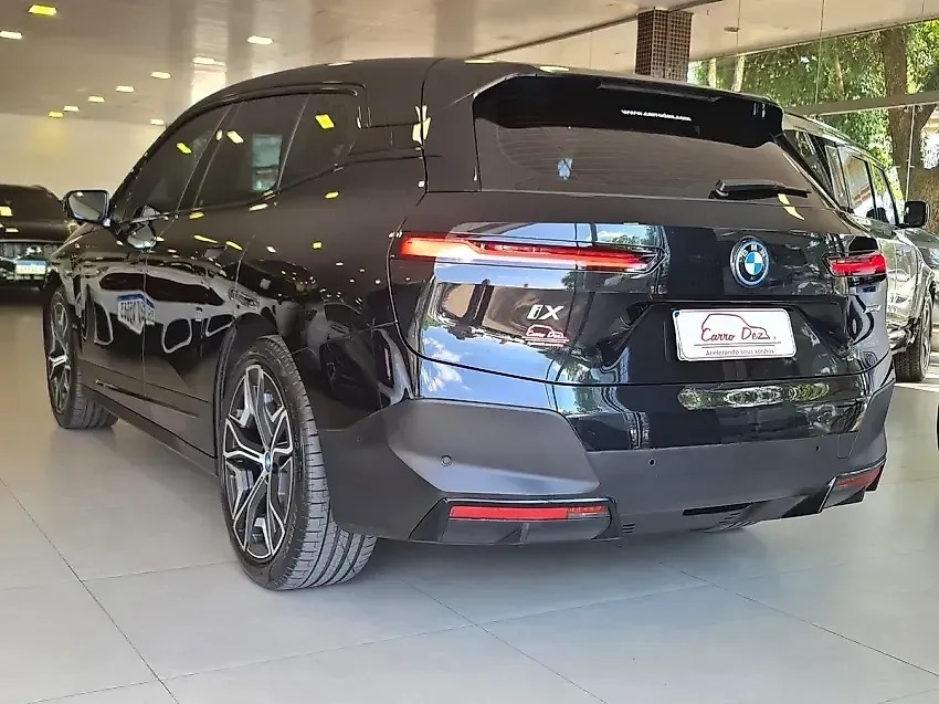BMW Ix - Imagem 10