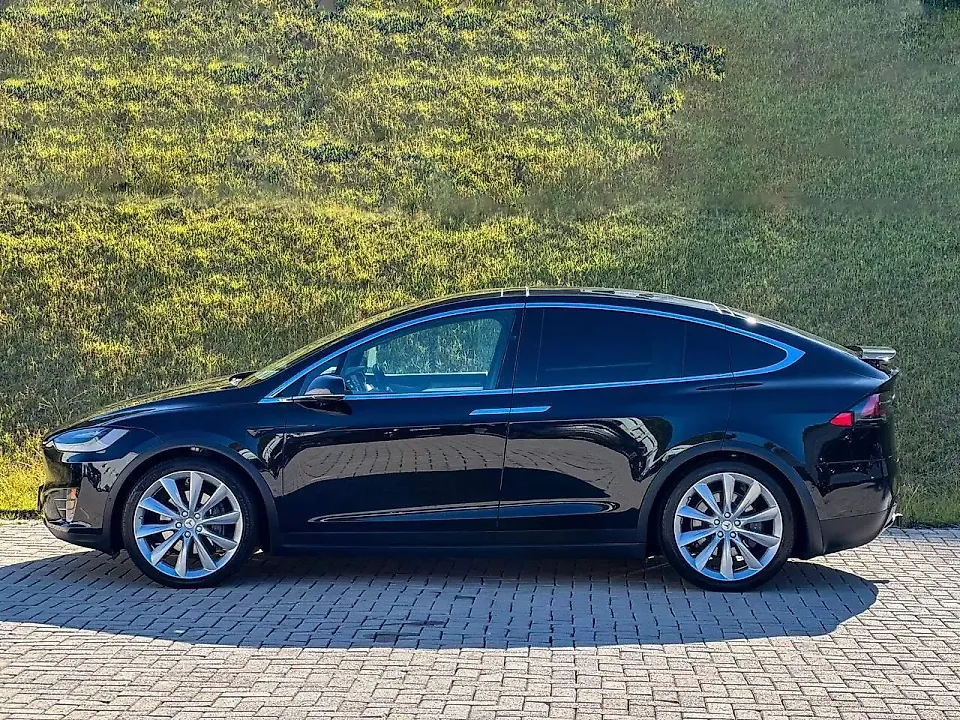Tesla Model X - Imagem 7