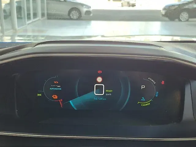 Peugeot E-2008 - Imagem 14