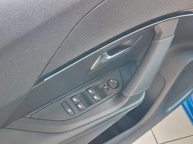 Peugeot E-2008 - Imagem 7
