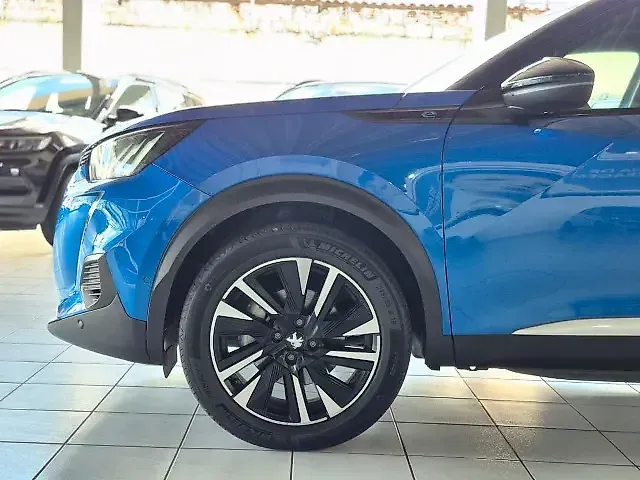 Peugeot E-2008 - Imagem 20