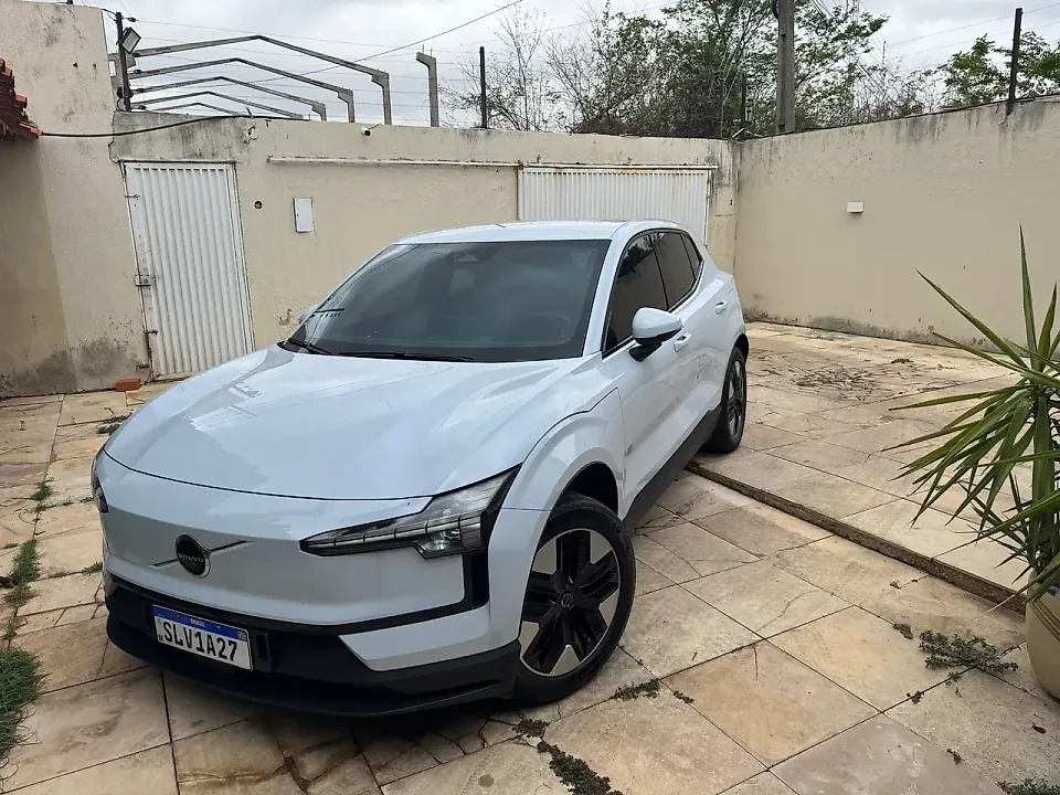 Volvo EX30 - Imagem 1