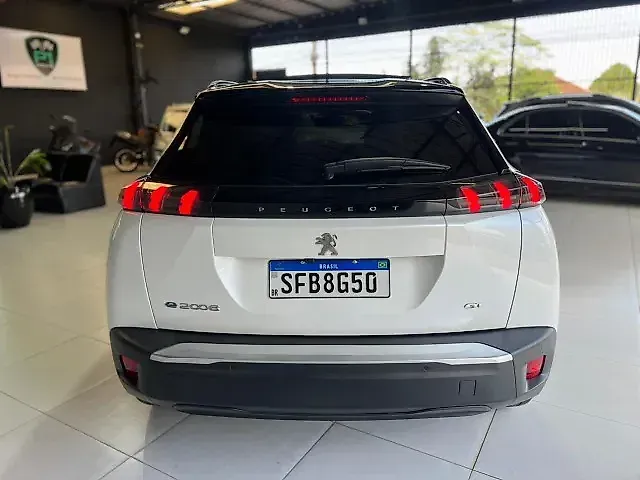 Peugeot E-2008 - Imagem 4