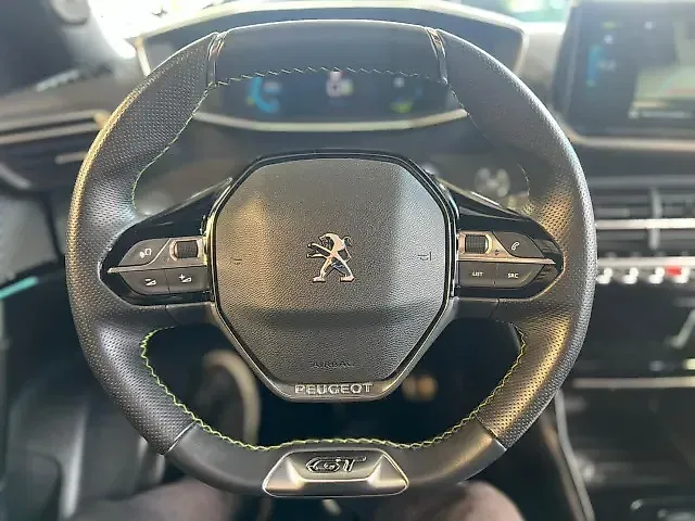 Peugeot E-2008 - Imagem 13